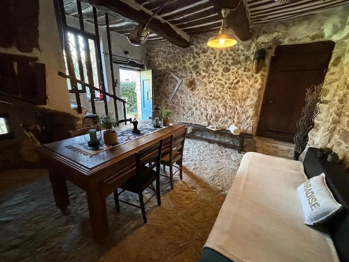 Bergerie Memoire Du Temps Logement Entier Dans Maison Roquefort-les-Pins 0*,  France
